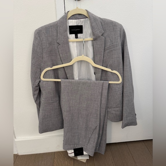 Banana Republic Grey Suit - Blazer / NWT Logan Trouser 8Petite - Picture 1 of 7